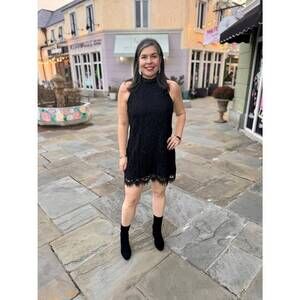 NEW ENTRO lace dress in black